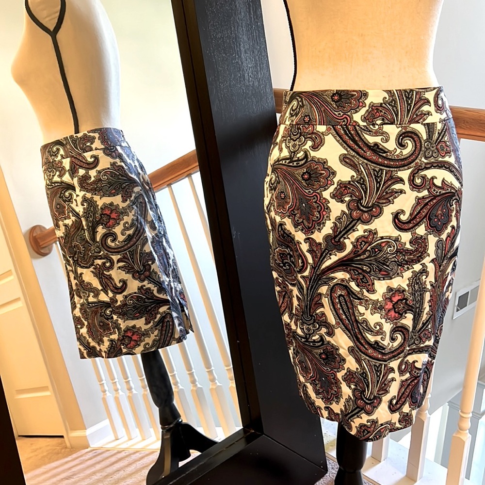 Ann Taylor | Paisley print skirt